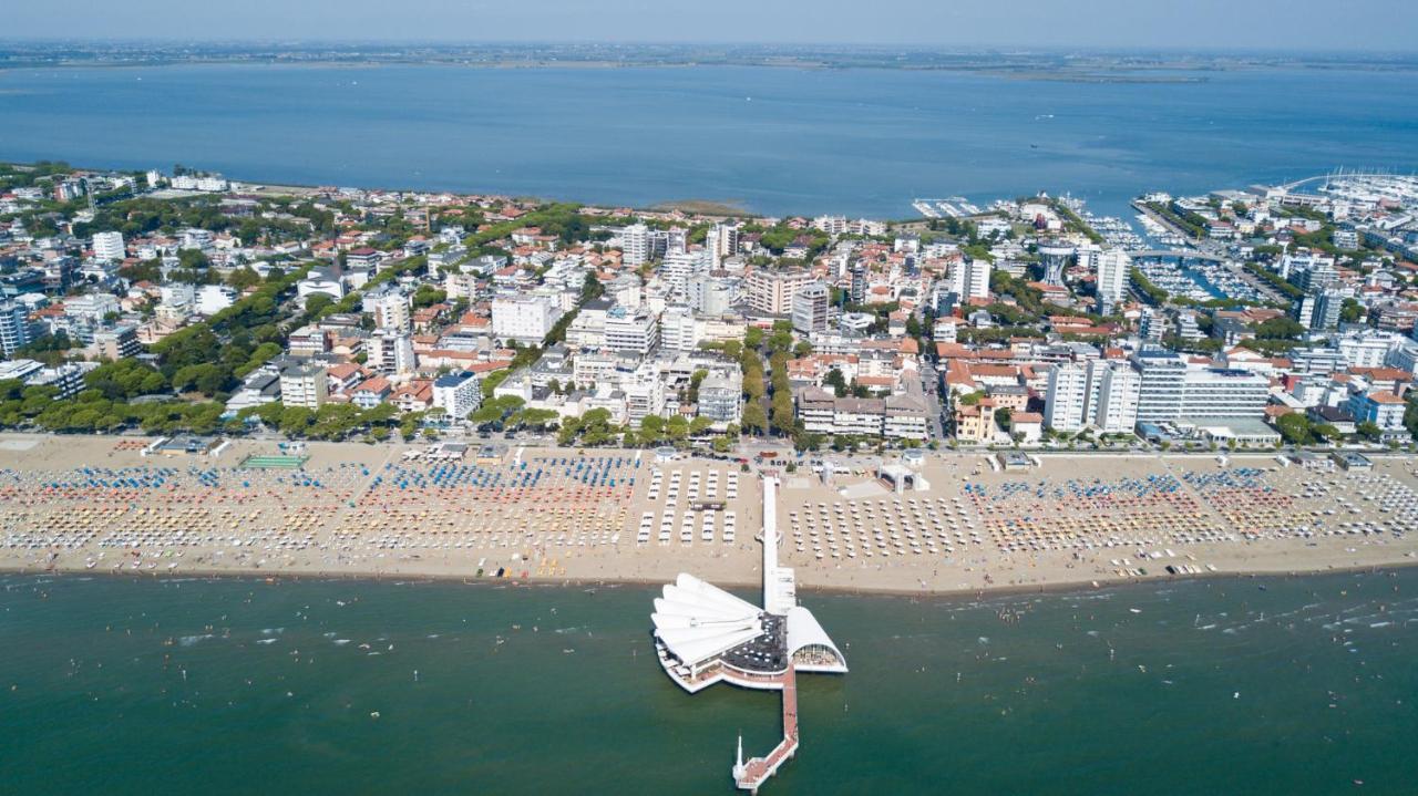 Appartamenti Dal Moro Lignano Sabbiadoro Eksteriør billede