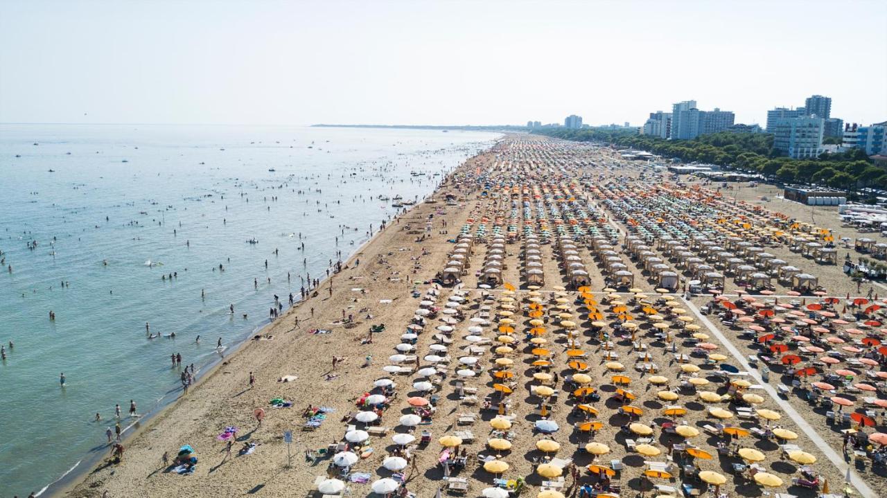 Appartamenti Dal Moro Lignano Sabbiadoro Eksteriør billede
